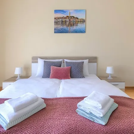Toni Holiday home Umag